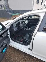 Jaguar XF 25t AWD 250PS Portfolio Automatik Portfolio - Jaguar XF: Awd