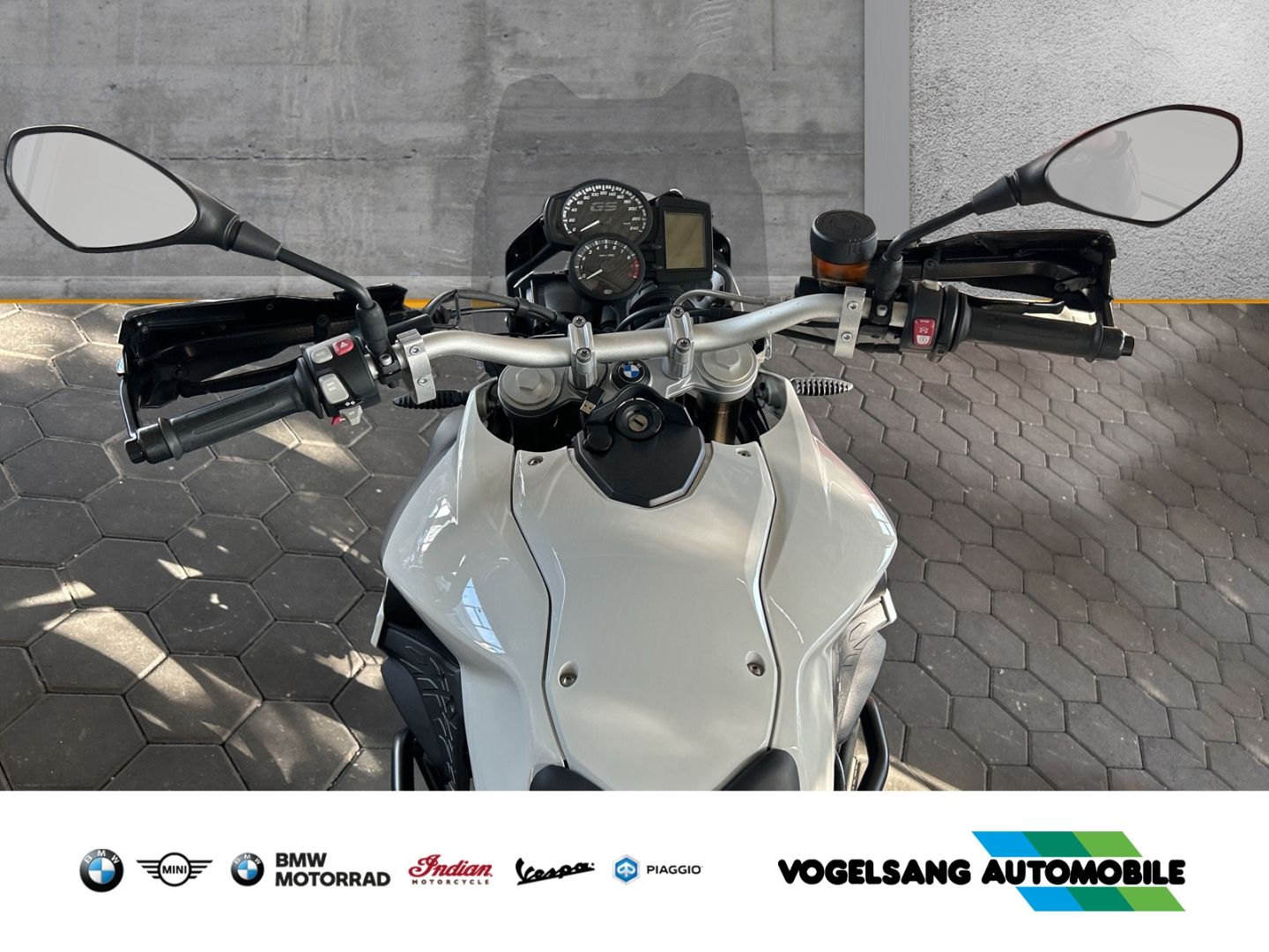 Fahrzeugabbildung BMW F 800 GS Tieferlegung, Heizgriffe, LED-Blinkleuc