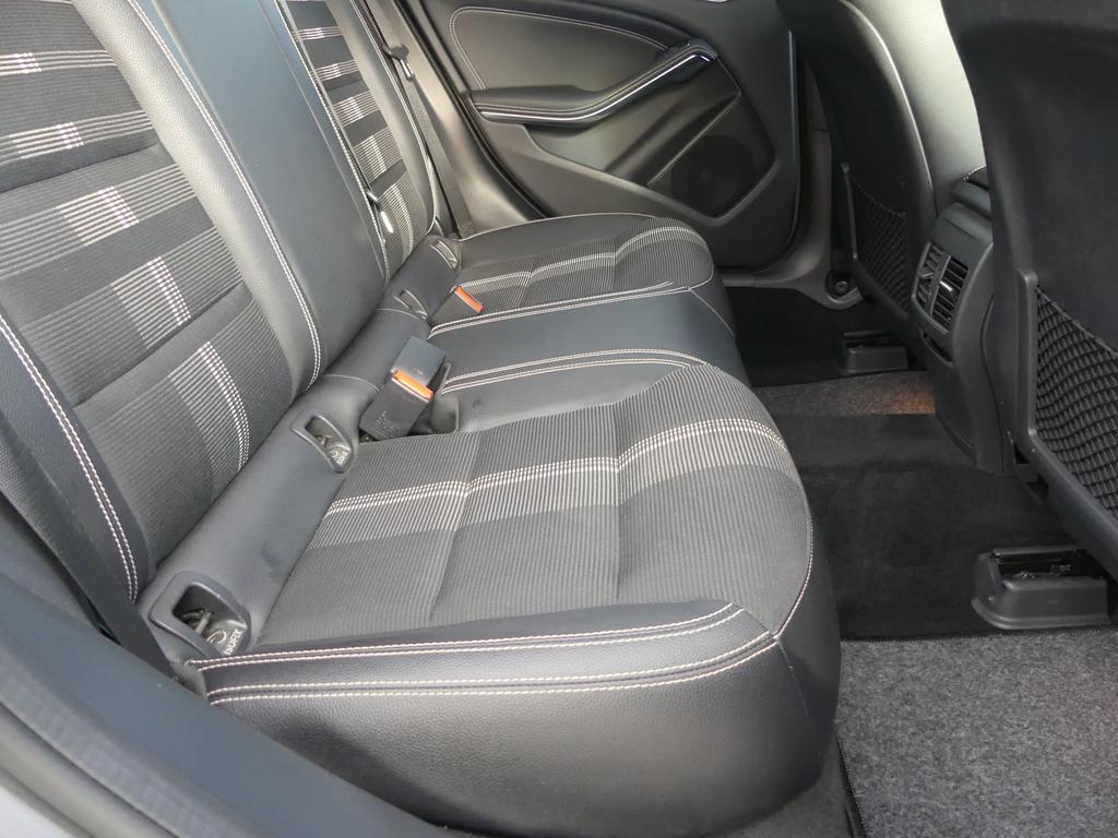 Mercedes-Benz GLA 220