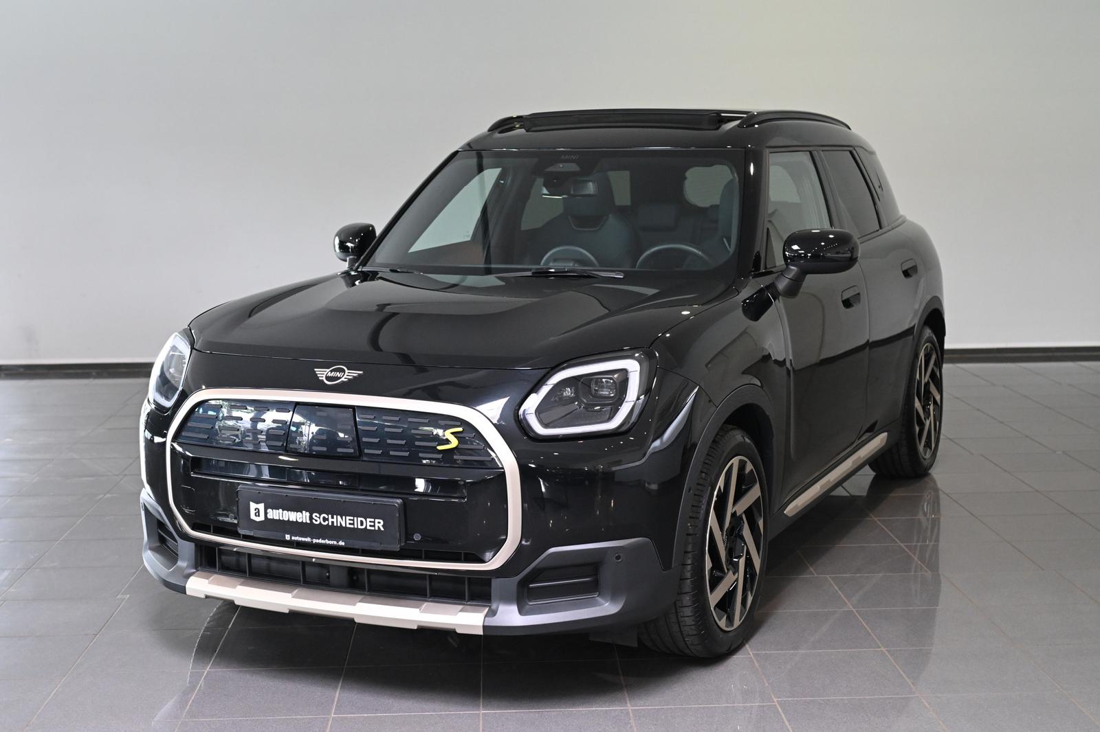MINI Countryman SE (Cooper) ALL4 Favoured Trim Pano 