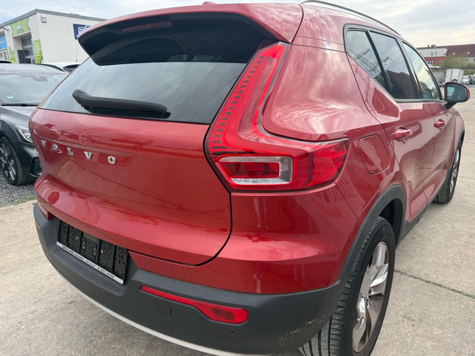 Volvo XC 40 XC40 Momentum 2WD+LED+USB+SITZHEIZUNG+BC+M