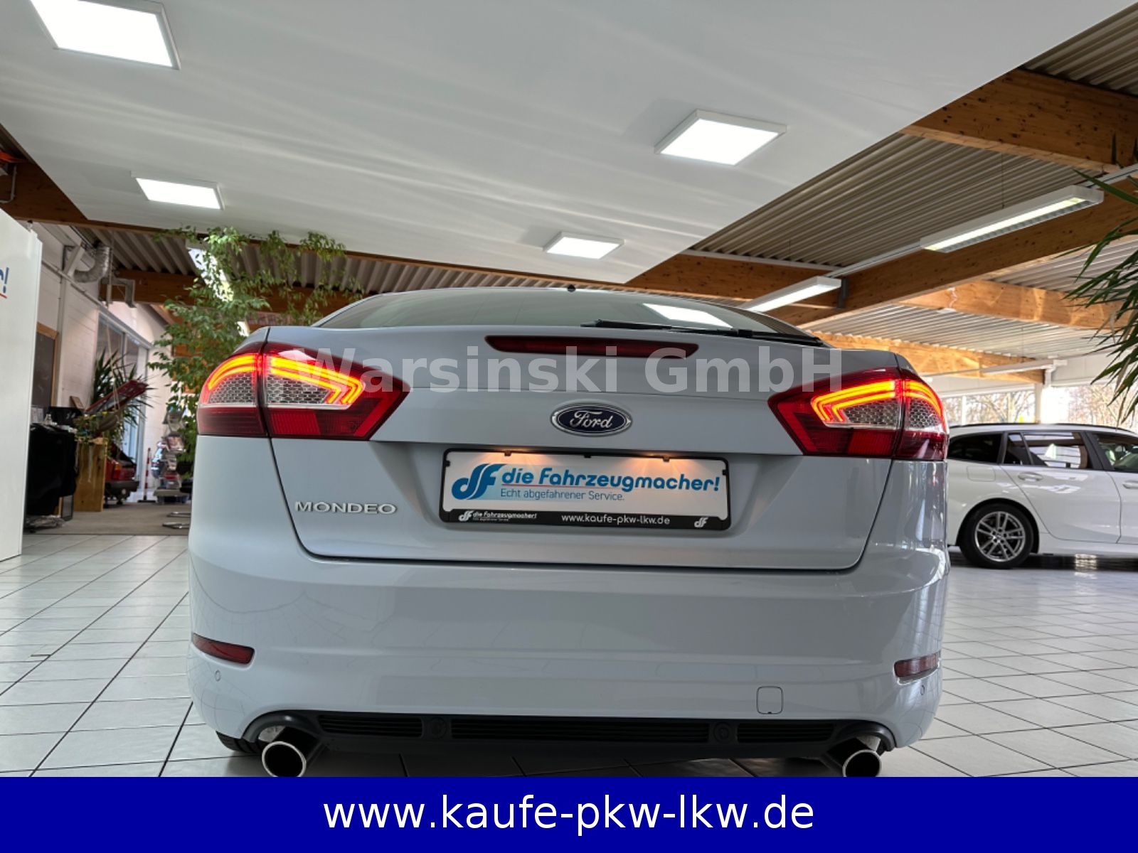 Fahrzeugabbildung Ford Mondeo Lim. Titanium*NAVI*PDC*Automatik*ZV