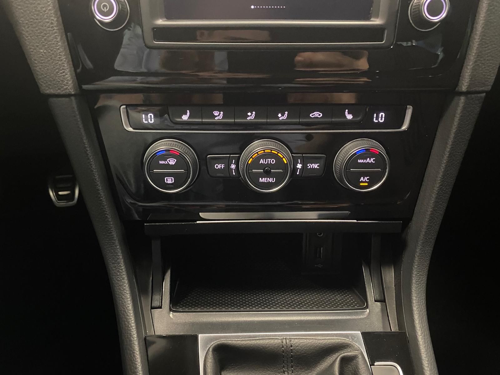 Fahrzeugabbildung Volkswagen Golf 2.0 TDI Allstar BMT KLIMA+NAVI+SITZHEIZ+PDC