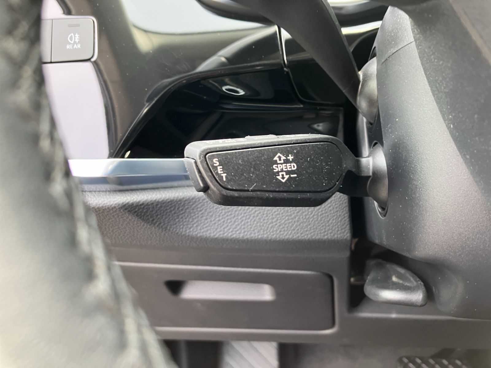 Fahrzeugabbildung Audi Q3 45 TFSI e MATRIX NAVI AHK RFK SHZ GRA