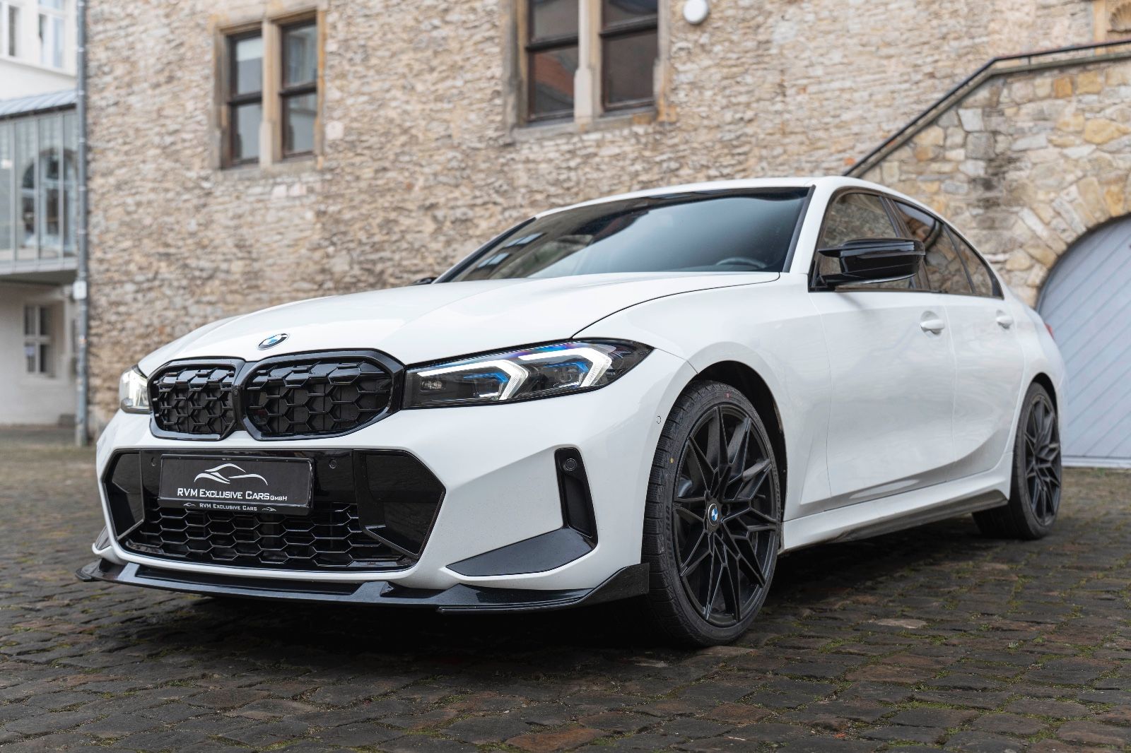 Fahrzeugabbildung BMW 330IX M-Sporpaket LED H&K TOTW CARPLAY KAM