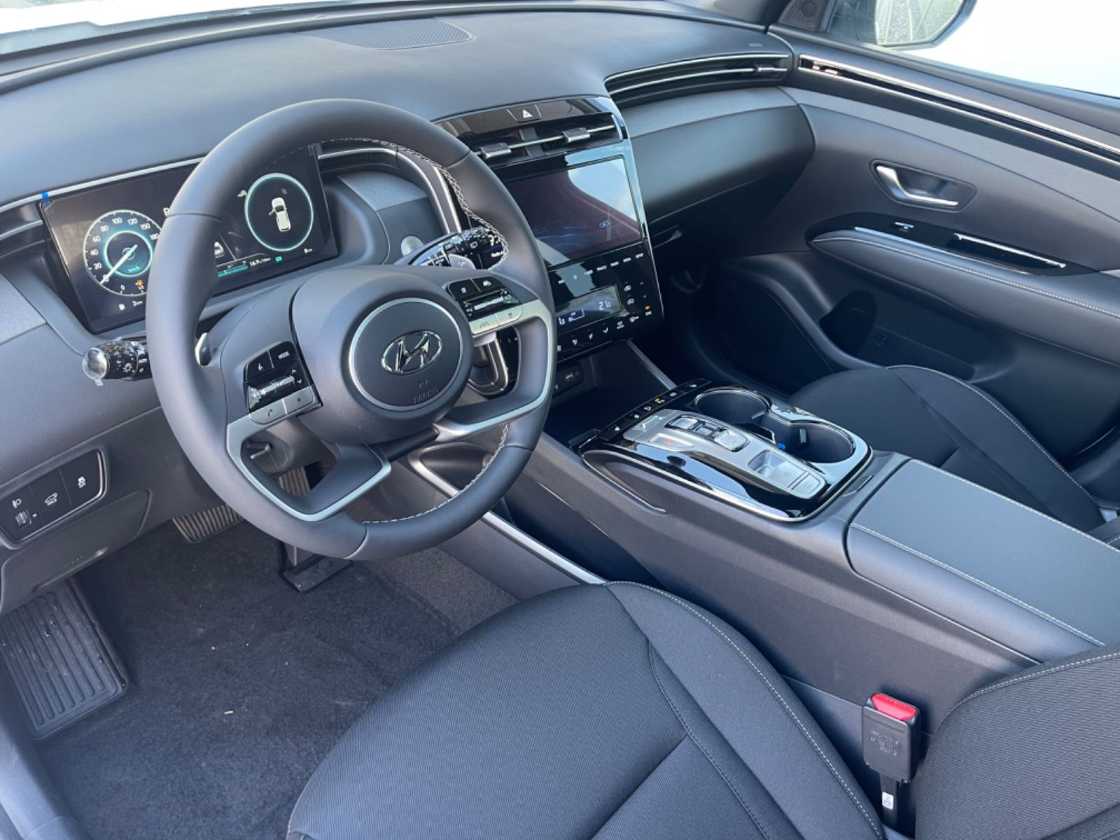 Fahrzeugabbildung Hyundai TUCSON 150PS DCT Blackline NAVI LED SD