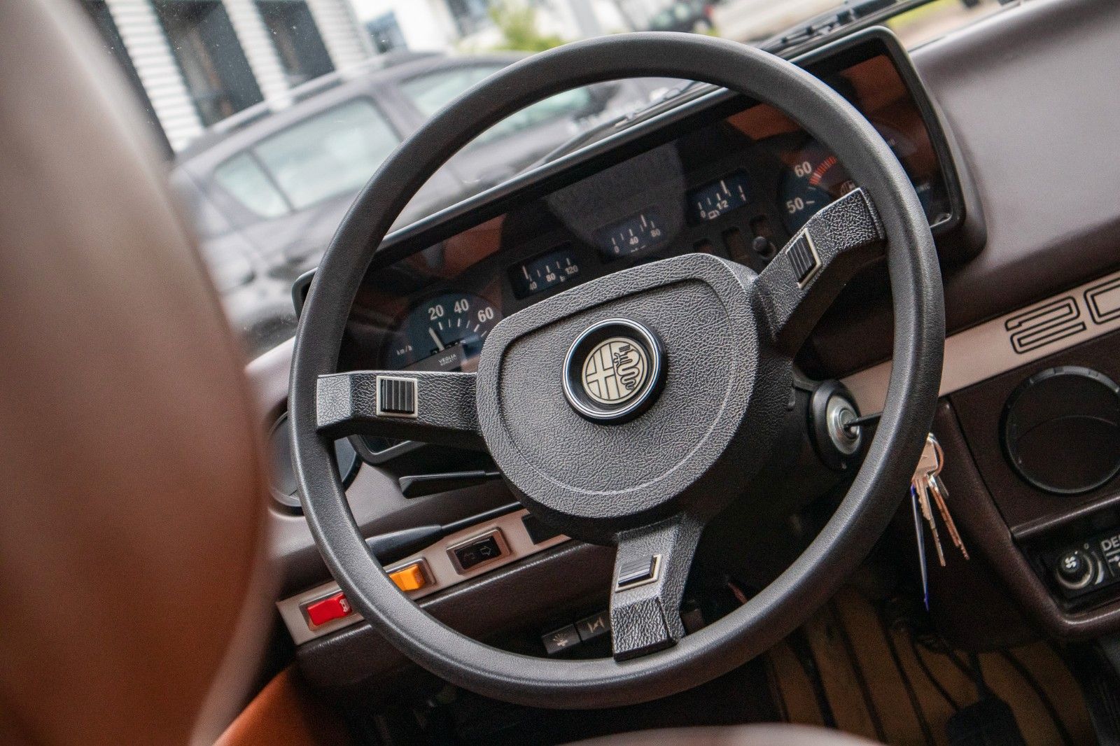 Fahrzeugabbildung Alfa Romeo Alfetta 2.0 Elfenbein*Zertifikat*Classic Gar*