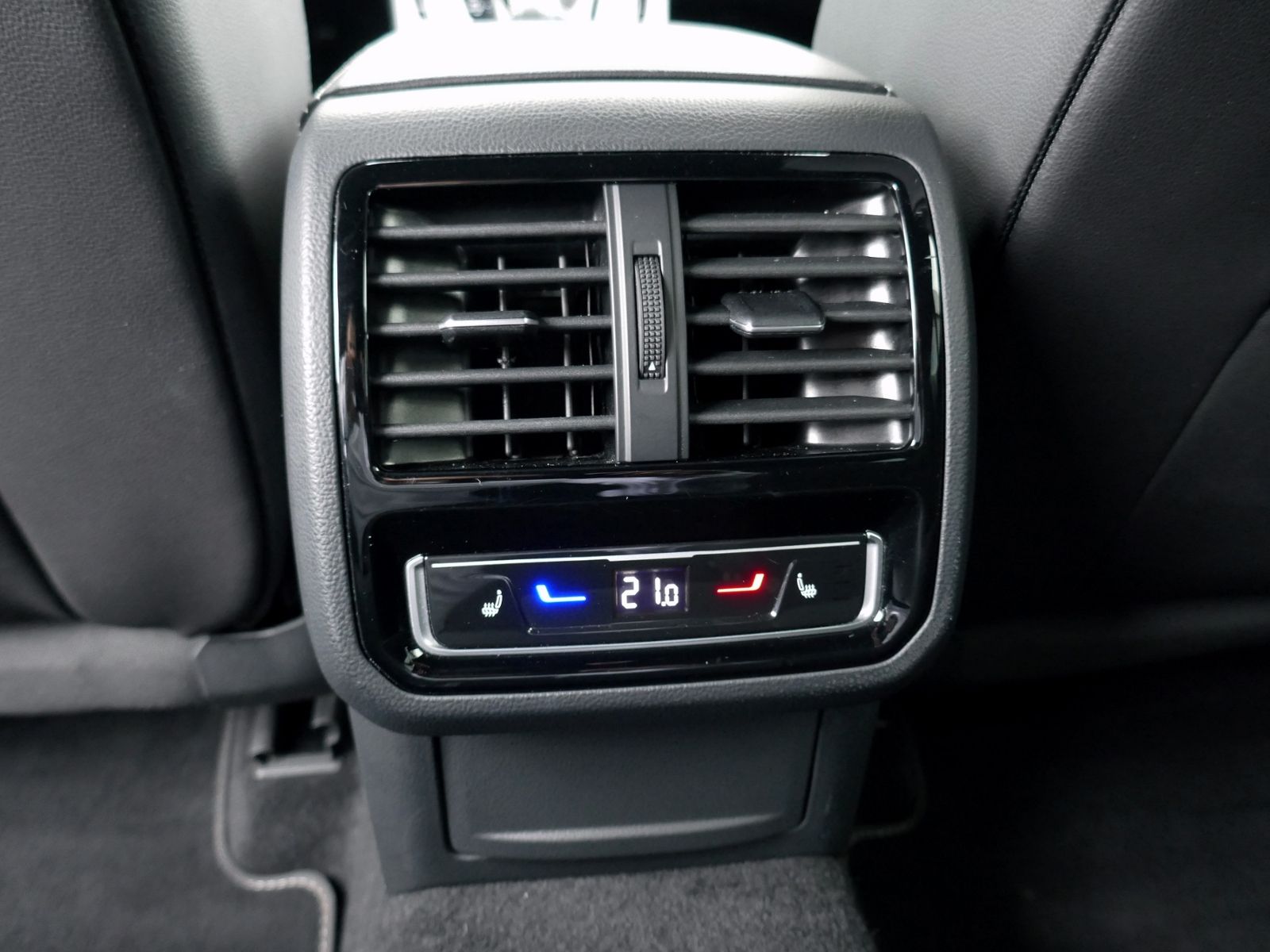 Fahrzeugabbildung Volkswagen Arteon SB R-Line 2.0 TDI DSG | LED RFK ACC