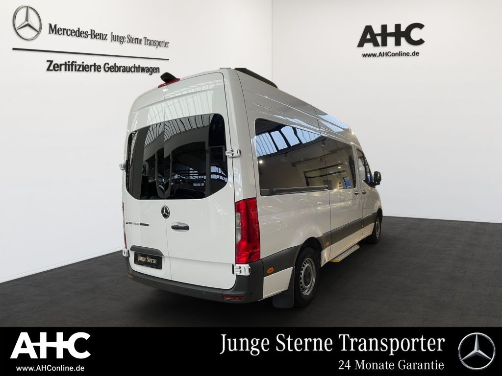 Fahrzeugabbildung Mercedes-Benz Sprinter 317 Kombi L2H2 Mobility Rollstuhl Lift