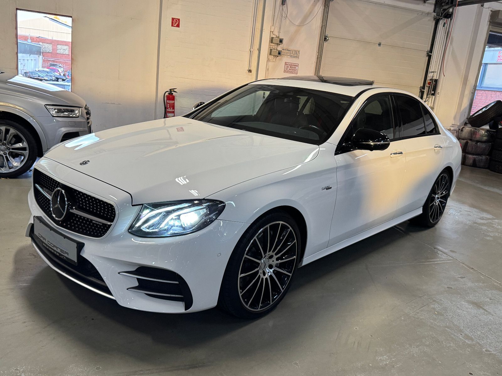 Fahrzeugabbildung Mercedes-Benz E 53 AMG 4Matic+ MBUX MEMORY AIRMATIC SD 360 DIS