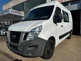 Nissan NV400 - Nissan NV400 mit Schiebetür