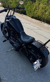 Harley-Davidson Street Bob Dyna  - HARLEY-DAVIDSON 2010 STREET BOB