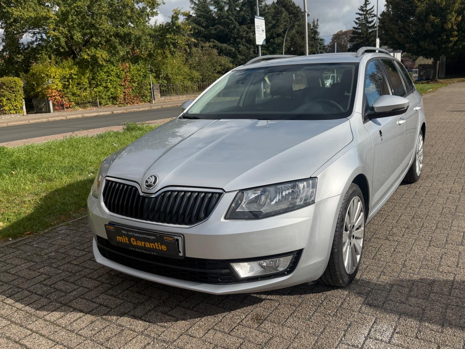 Skoda Octavia 2013 — вигляд ззаду