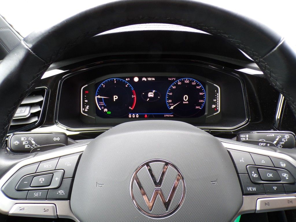 Fahrzeugabbildung Volkswagen T-Roc  2.0 TDI SCR DSG *Style*ACC*LED*Navi*Black