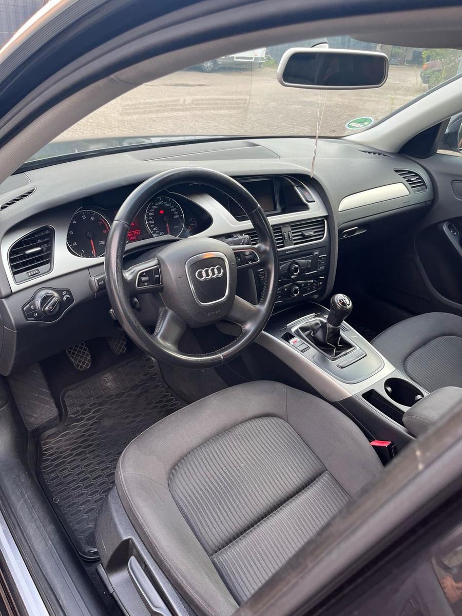 Audi A4 2008 — photo 10