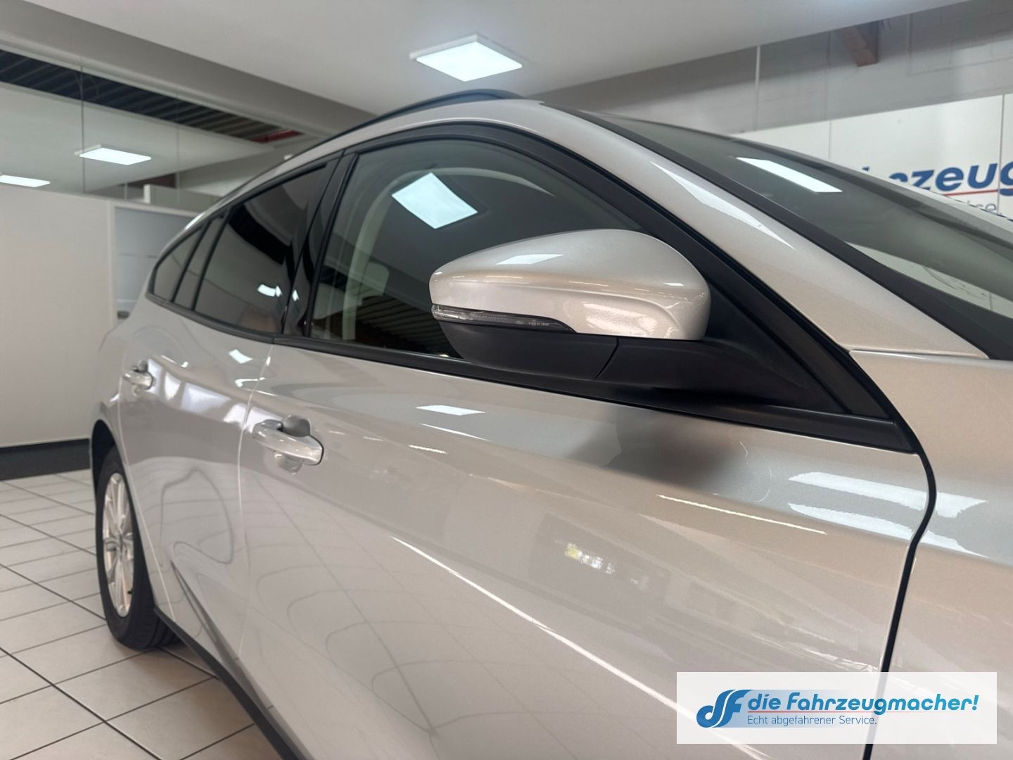 Fahrzeugabbildung Ford Focus Turnier Cool & Connect Navi LED Apple CarP