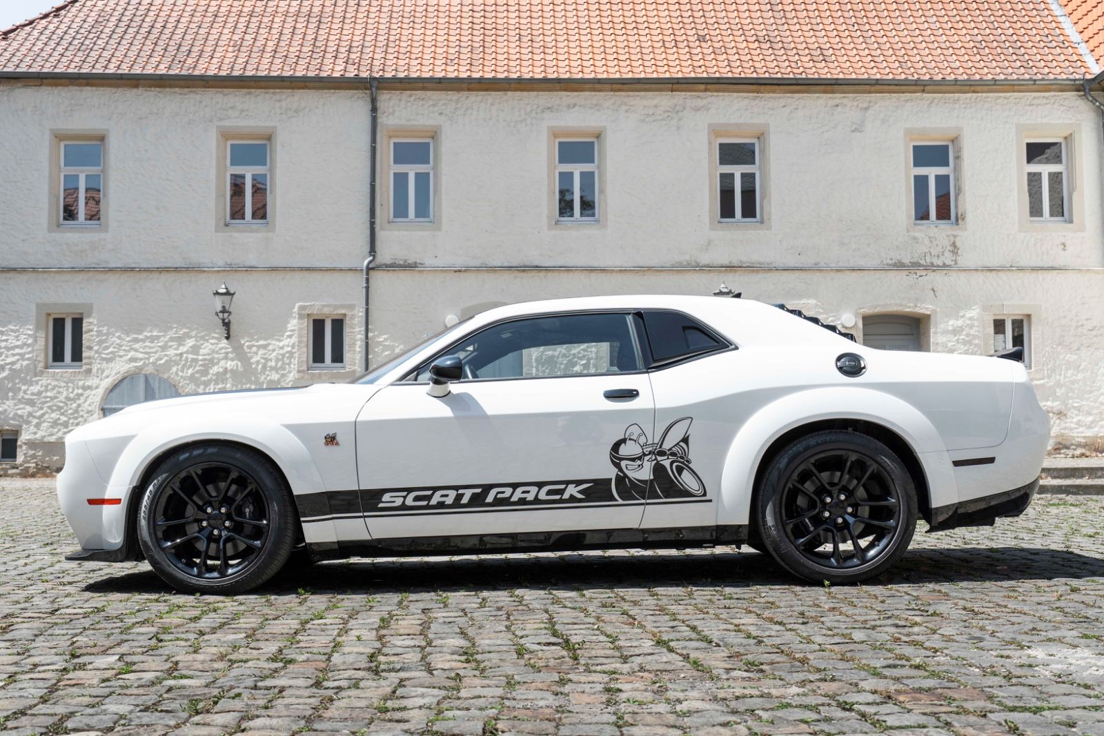 Fahrzeugabbildung Dodge Challenger 6,4L SCAT WIDEBODY ALPINE KAM TOTW