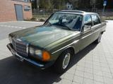 Mercedes-Benz 200 W123 Limousine 2. Hand