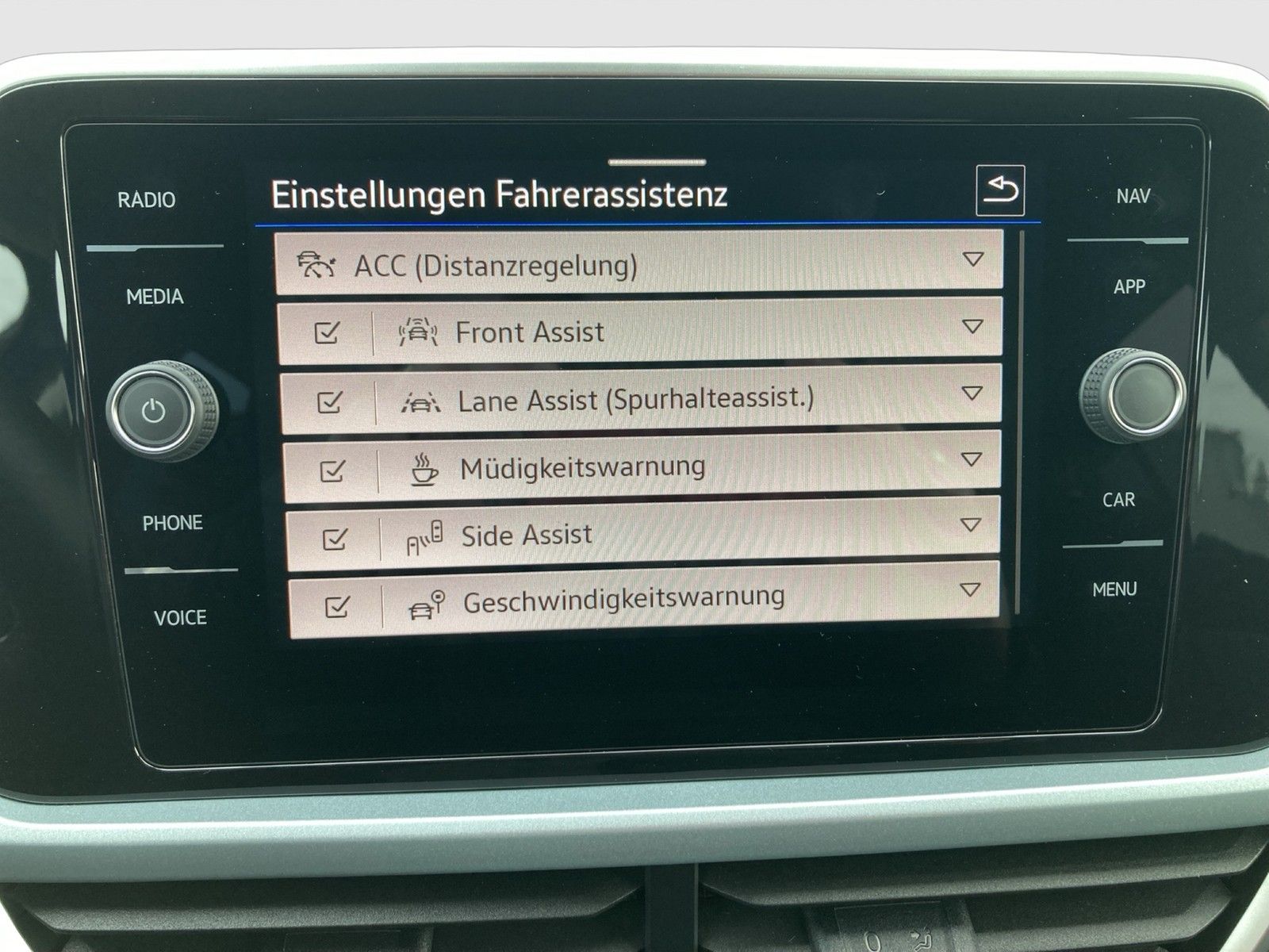 Fahrzeugabbildung Volkswagen T-Roc TSI Goal DSG LEDplus Navi AID ACC SHZ Park