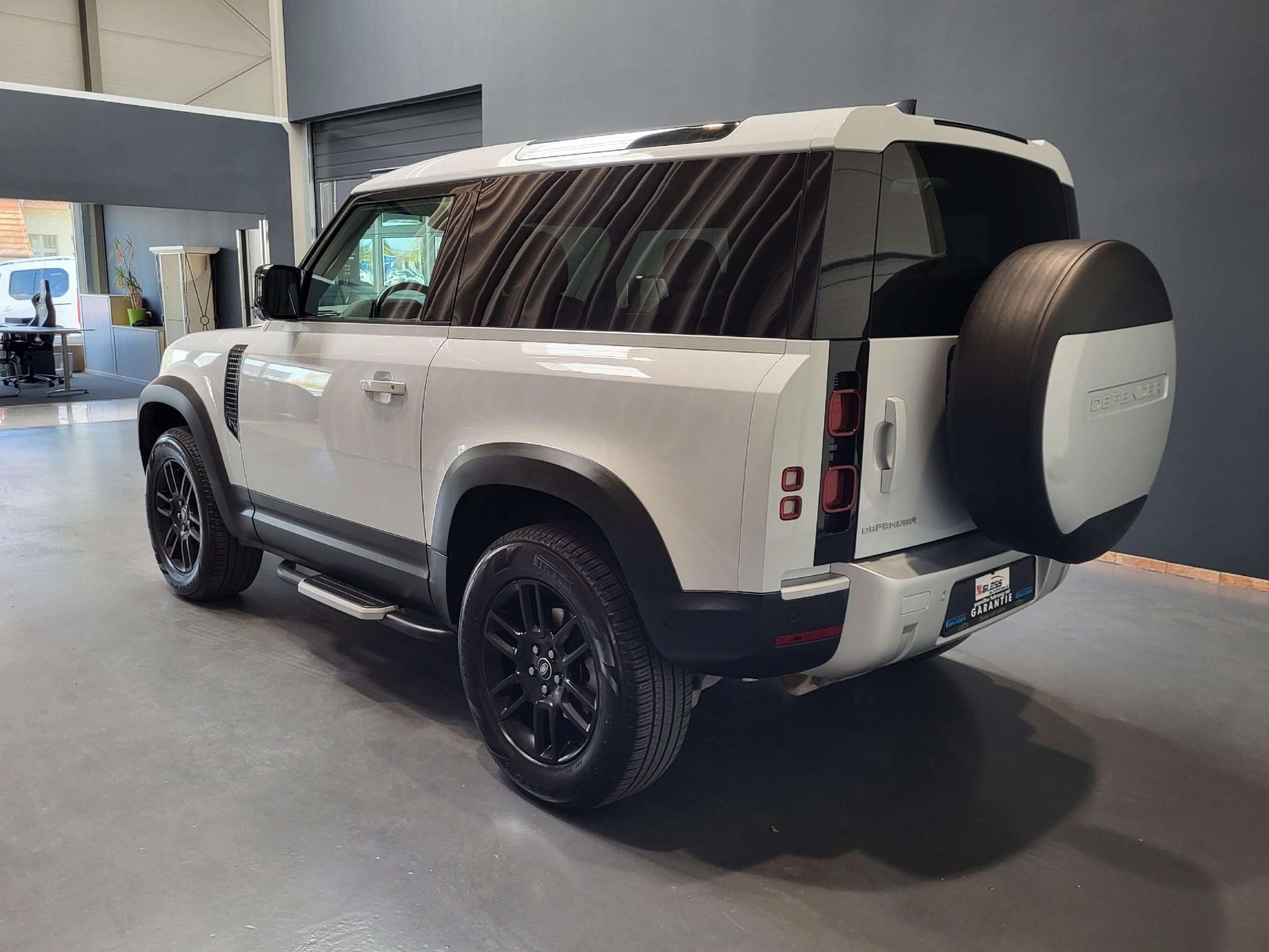 Land Rover Defender 3.0d 90 SE *Navi| LED| Pano| Kamera* foto 5