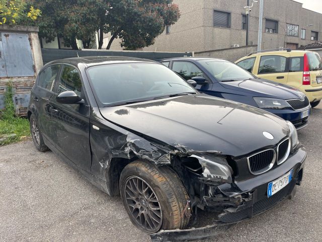 BMW Bmw 120i BENZINA EURO4 INCIDENTATA