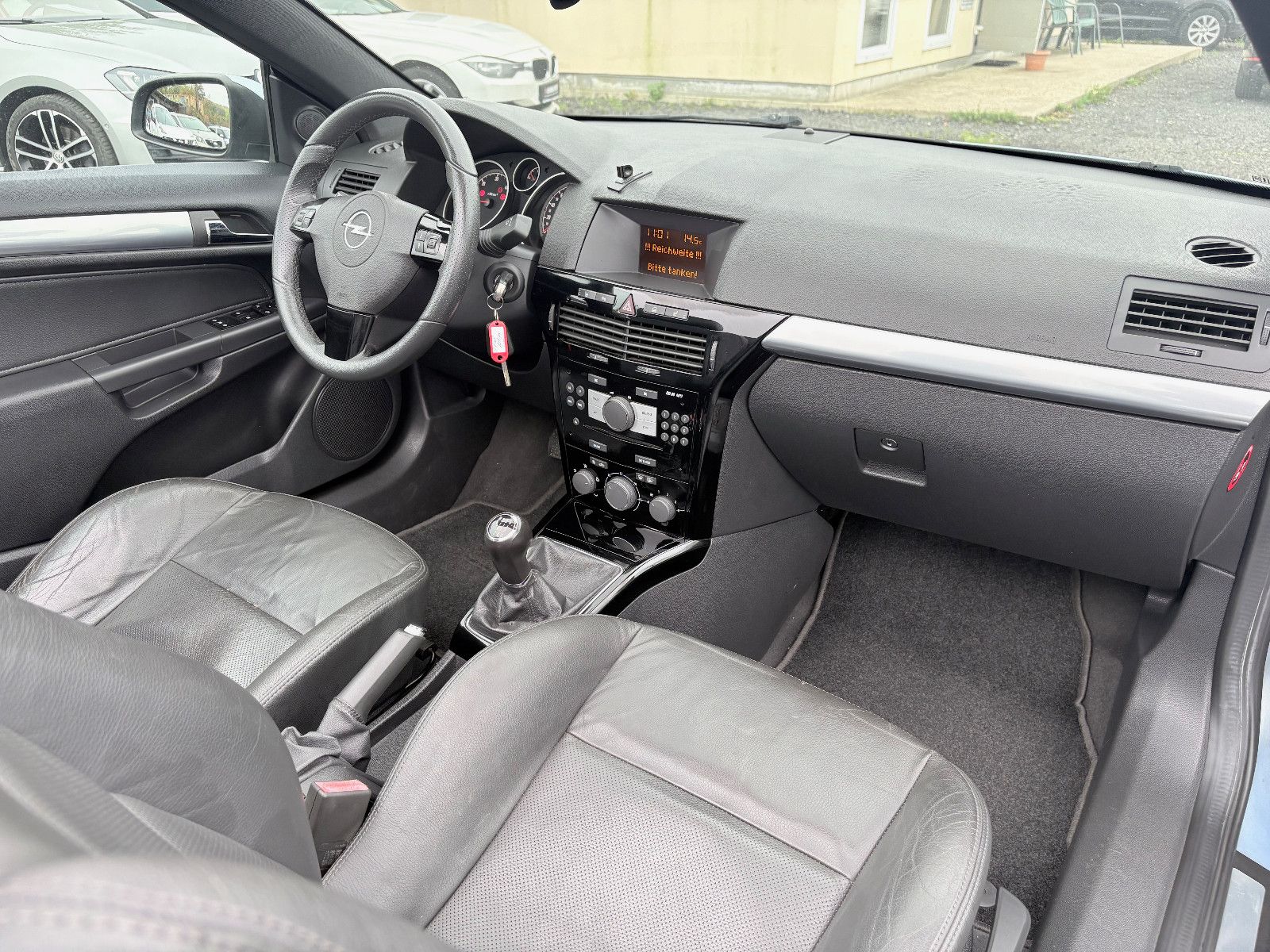 Fahrzeugabbildung Opel Astra 1.9 CDTI Leder Klima 1.HAND 110kW