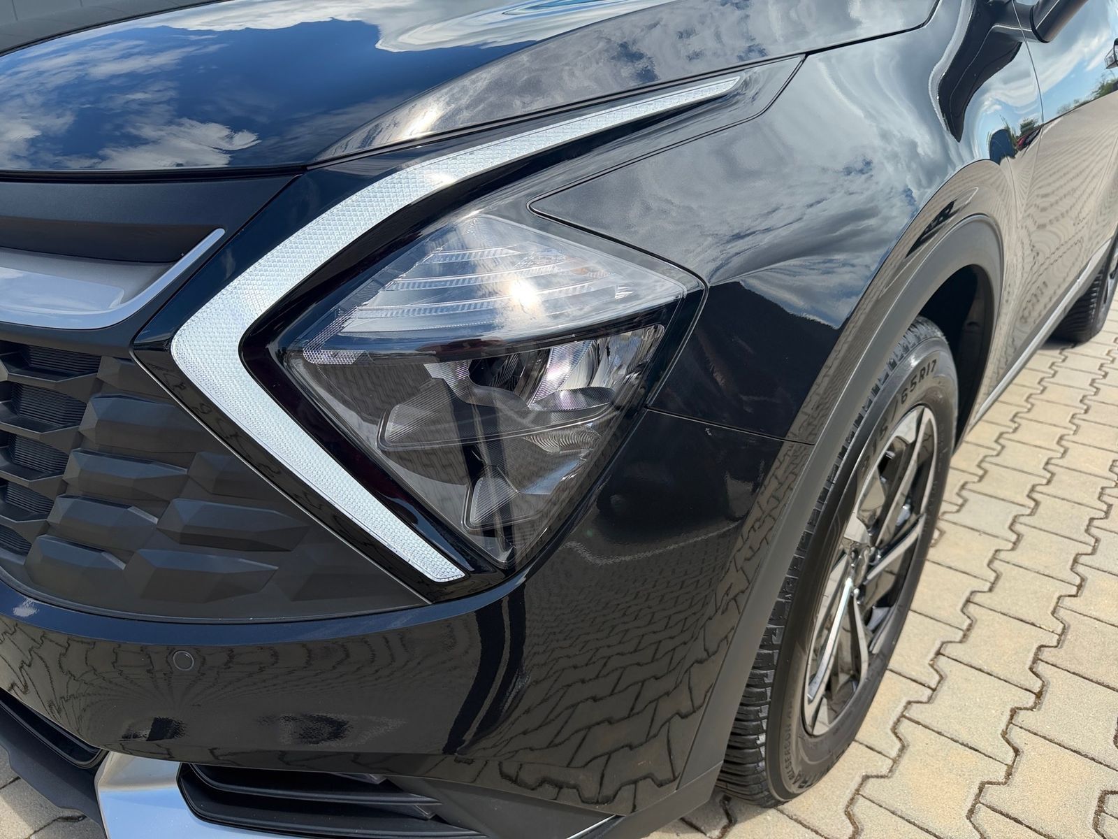 Fahrzeugabbildung Kia SPORTAGE 1.6T 2WD VISION KOM