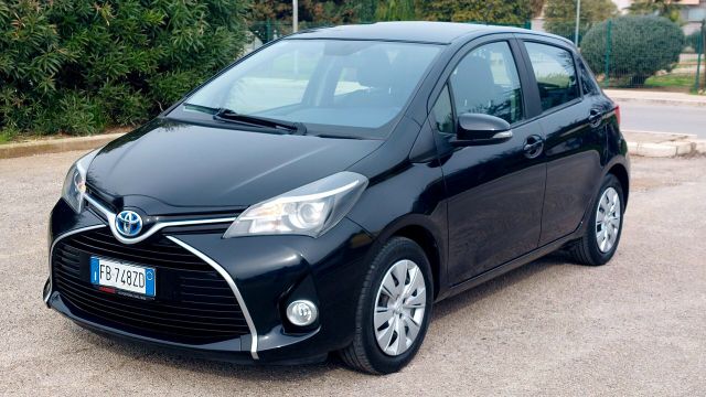 Toyota Yaris 1.5 Hybrid uni pro navi