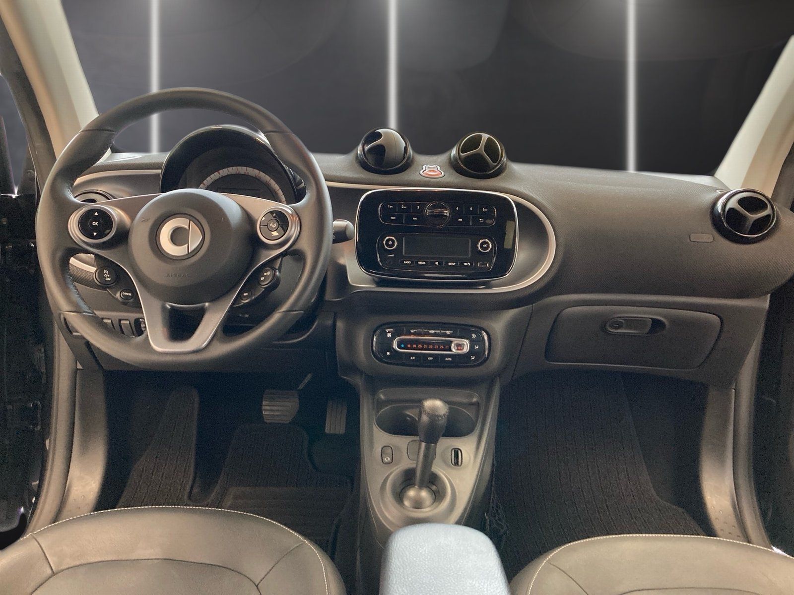 Fahrzeugabbildung Smart fortwo coupe*prime*Automat*Pano*SHZ*Cool&Audio*