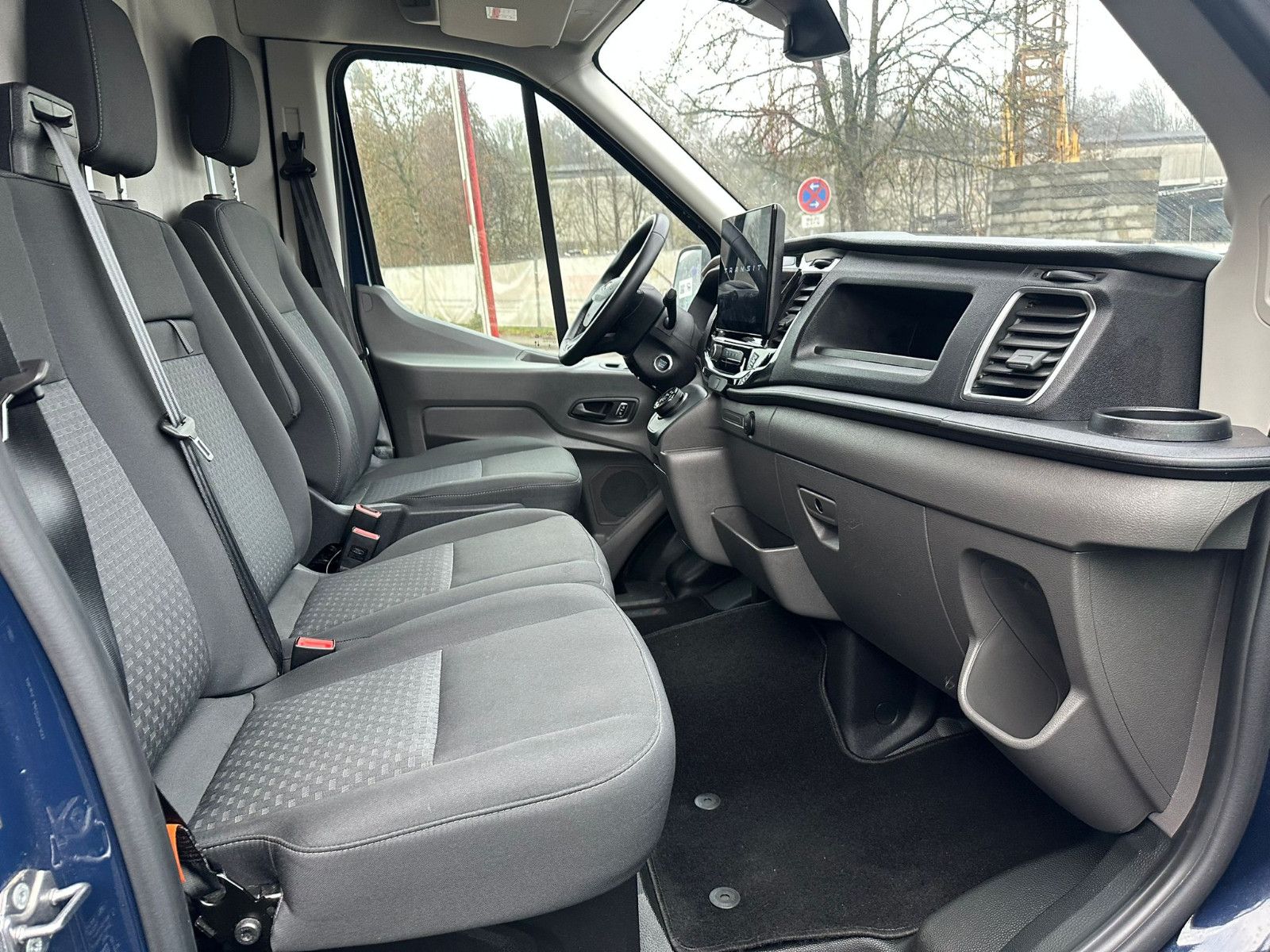 Fahrzeugabbildung Ford Transit E 390  L3H2 *KeyFree*NAVI*HOLZBODEN