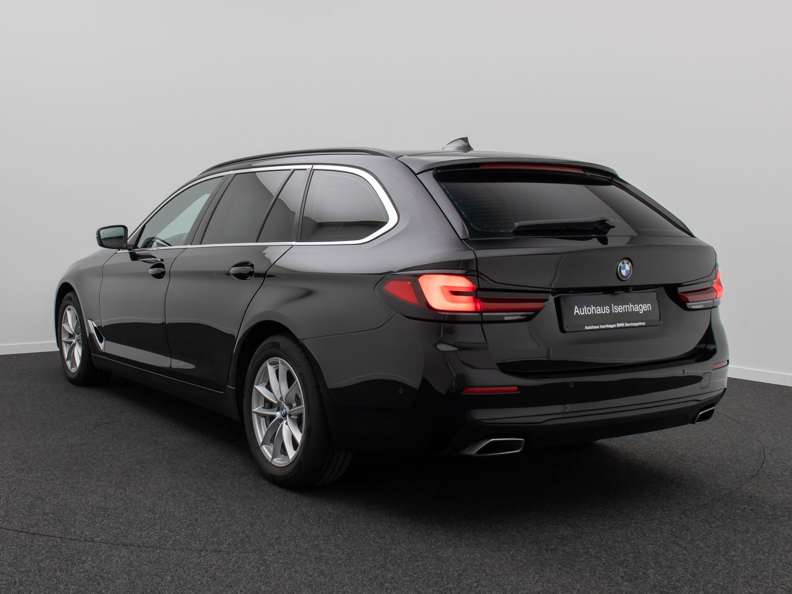 Fahrzeugabbildung BMW 520e Alarm 4xKlima Kamera HUD DAB DisplKey Sport