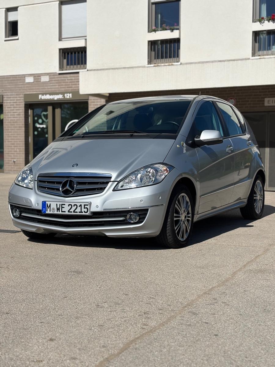 Mercedes-Benz A 180 CDI/ Automatik-Designo-Navi-Alufelgen