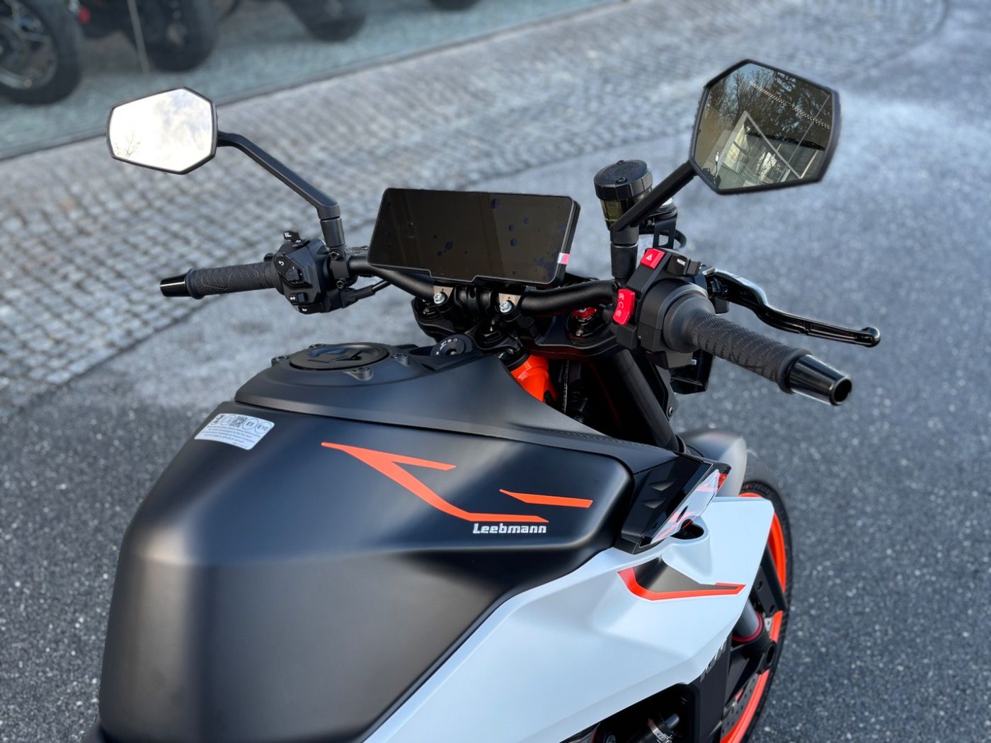 Fahrzeugabbildung KTM 990 Duke R Modell 2026