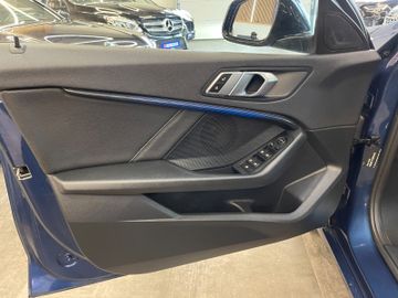 BMW 118 d Sport Line *LED*PDC*CARPLAY*TOUCH*SHZ*TEMP