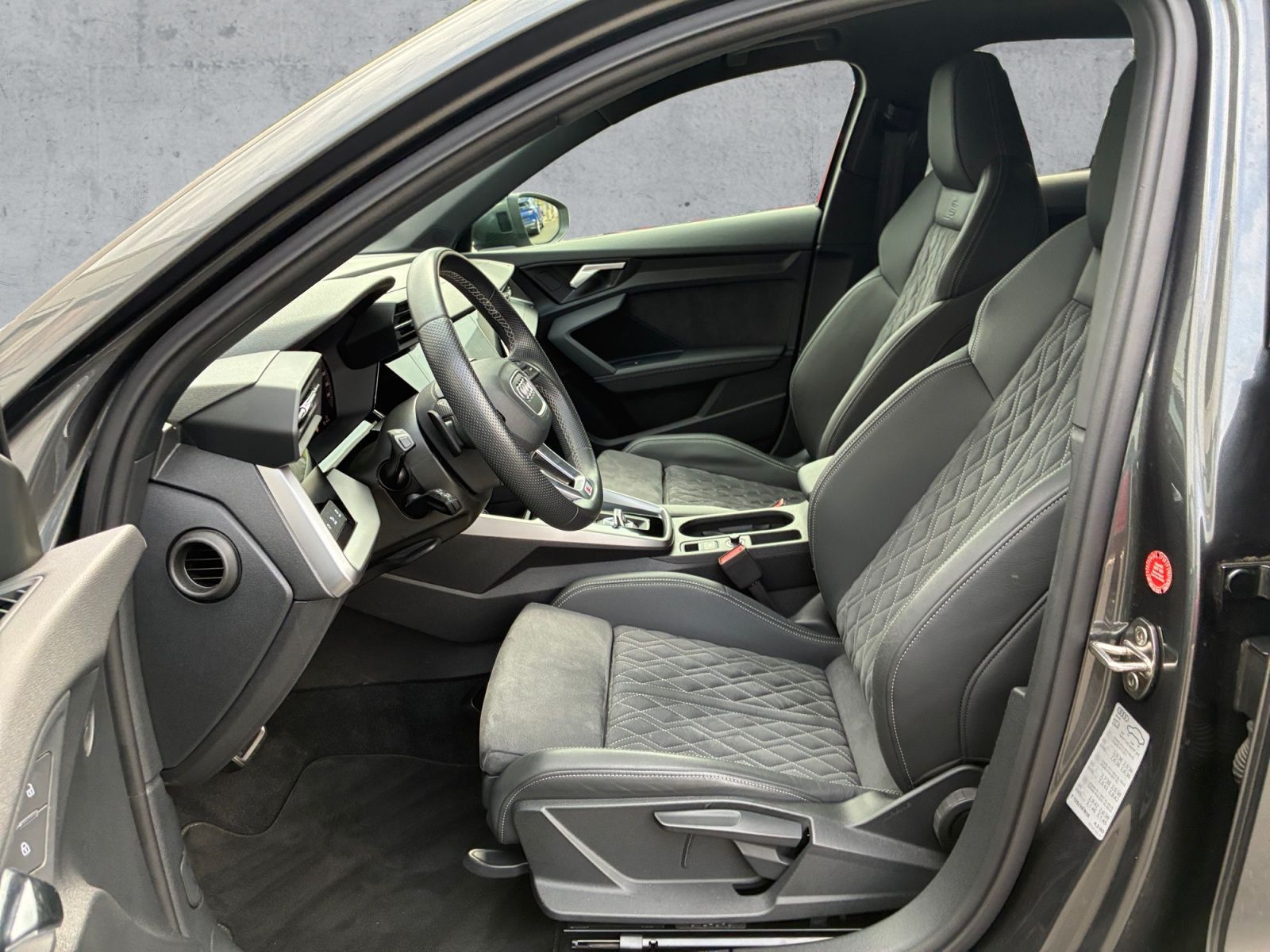 Audi A3 Sportback 40 TDI QU S-LINE MATRIX PANO B&O 18 foto 12