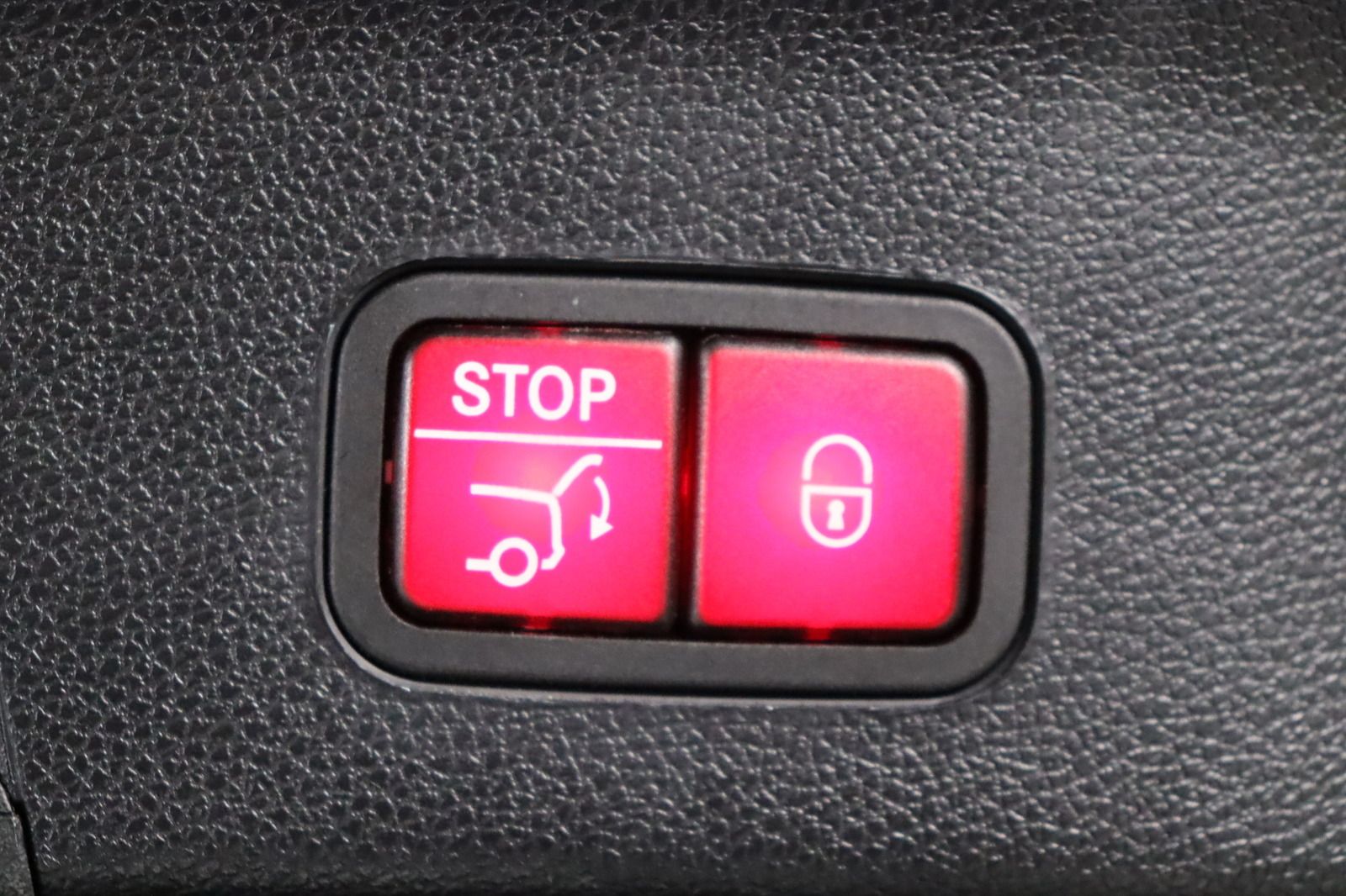 Fahrzeugabbildung Mercedes-Benz GLE 63 AMG * Fond * Offroad * DIS+ * LED HU 03.2