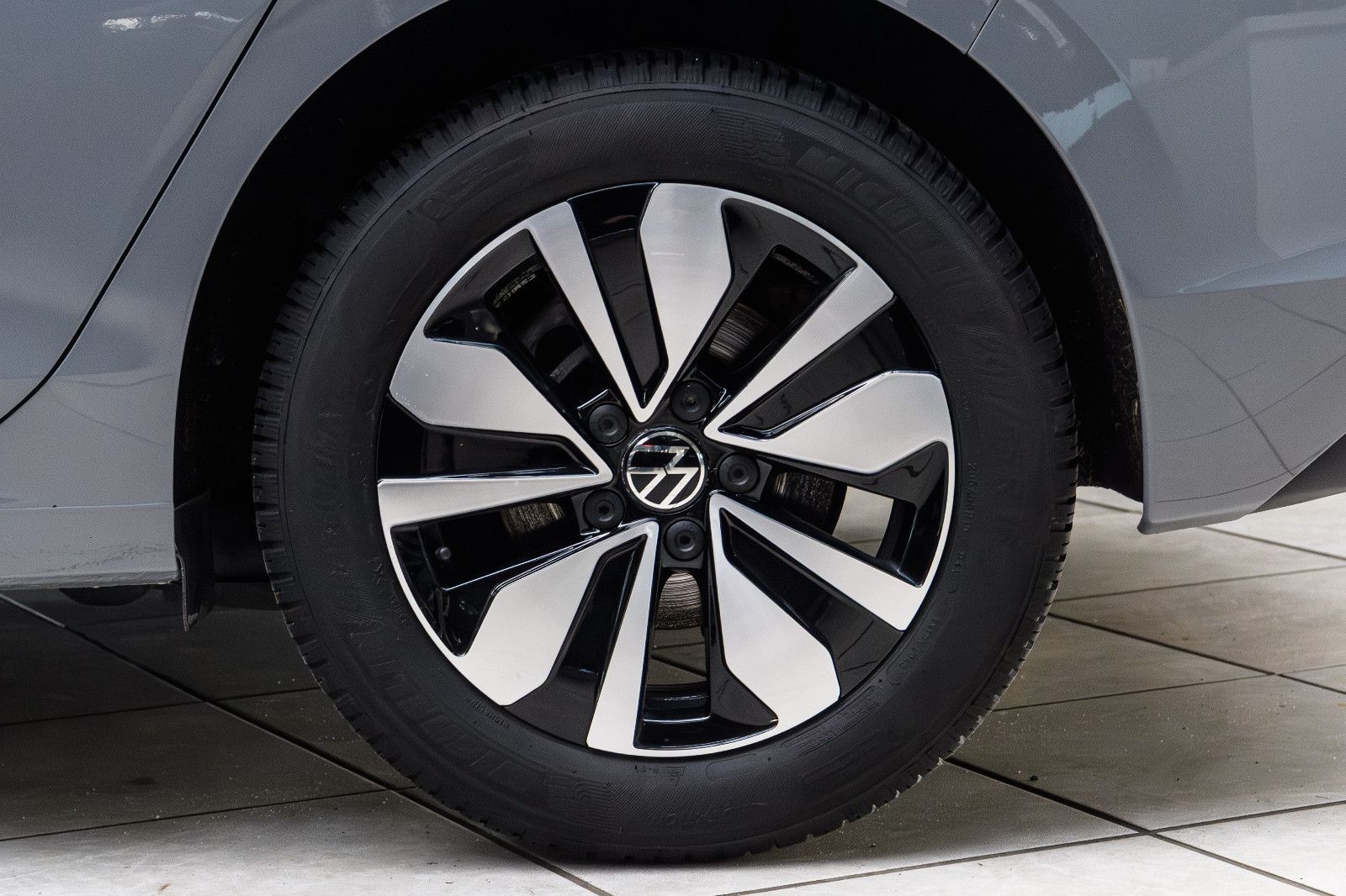 Fahrzeugabbildung Volkswagen Golf VIII Goal 1.5 TSI LED+APP+ACC+PDC+5 J.GAR.