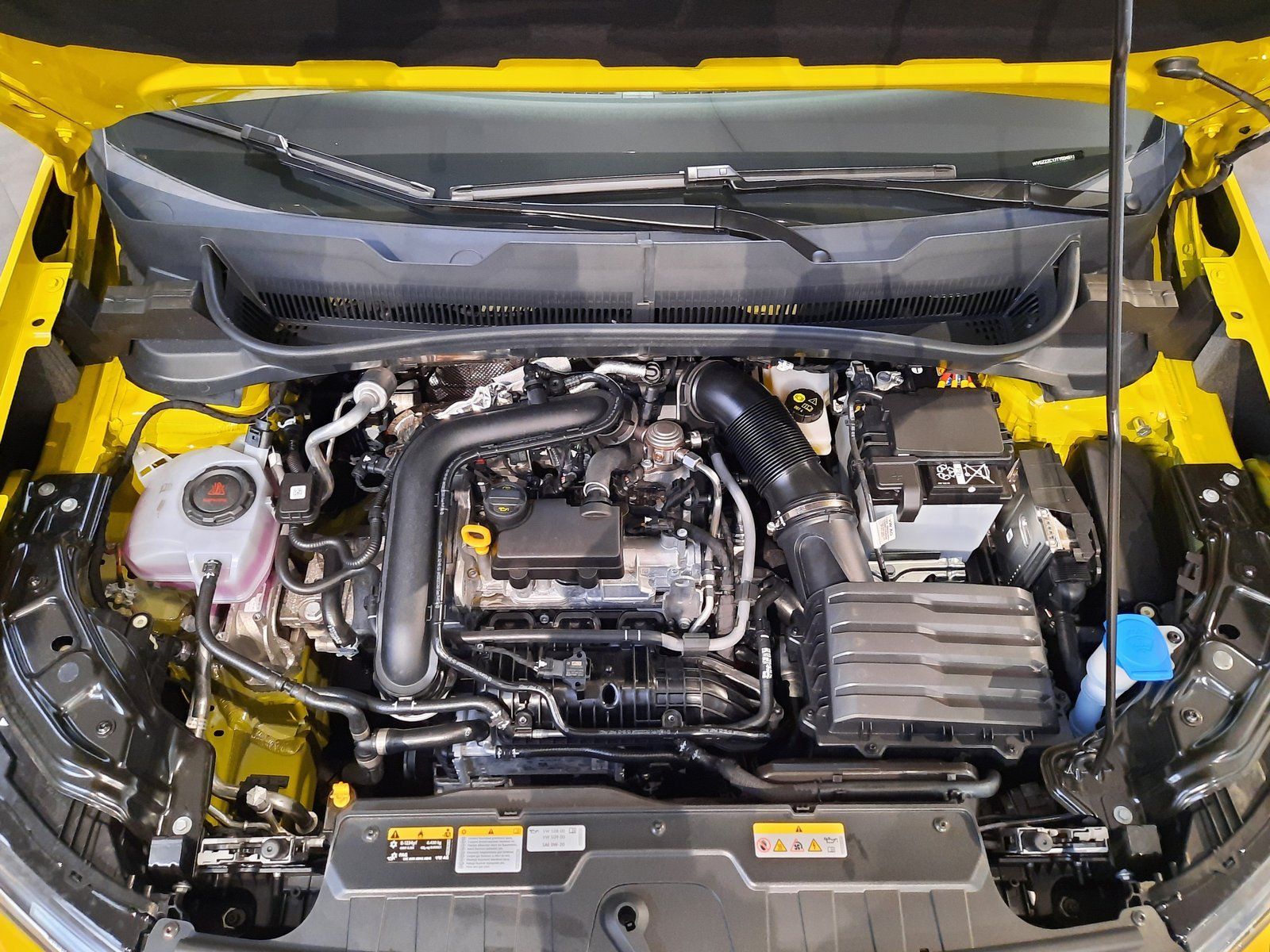 Fahrzeugabbildung Volkswagen T-Cross Life TSI *LED*PDC*ACC*Sitzhzg*App-Conn*