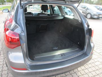 Opel Astra J Sports Tourer Innovation  PDC+Allwetter