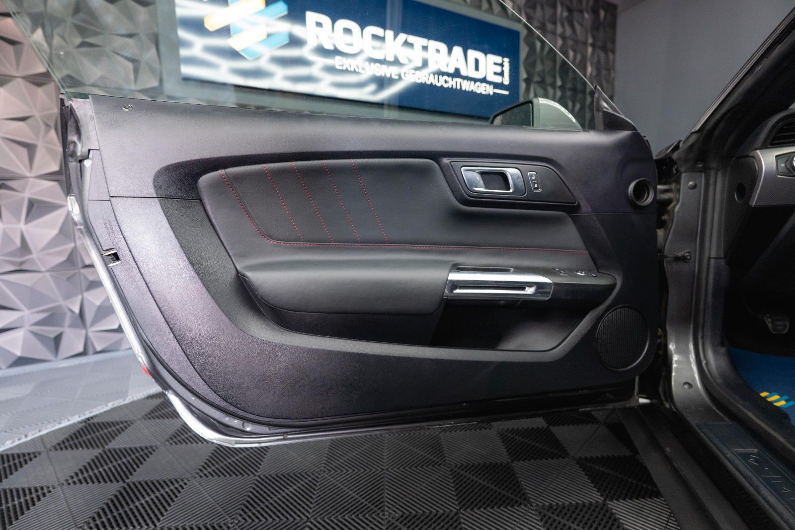 Fahrzeugabbildung Ford Mustang Shelby GT 500 5.0 V8 Performance 6-Gang