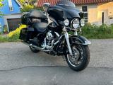 Harley-Davidson Ultra Glide - HARLEY-DAVIDSON ULTRA