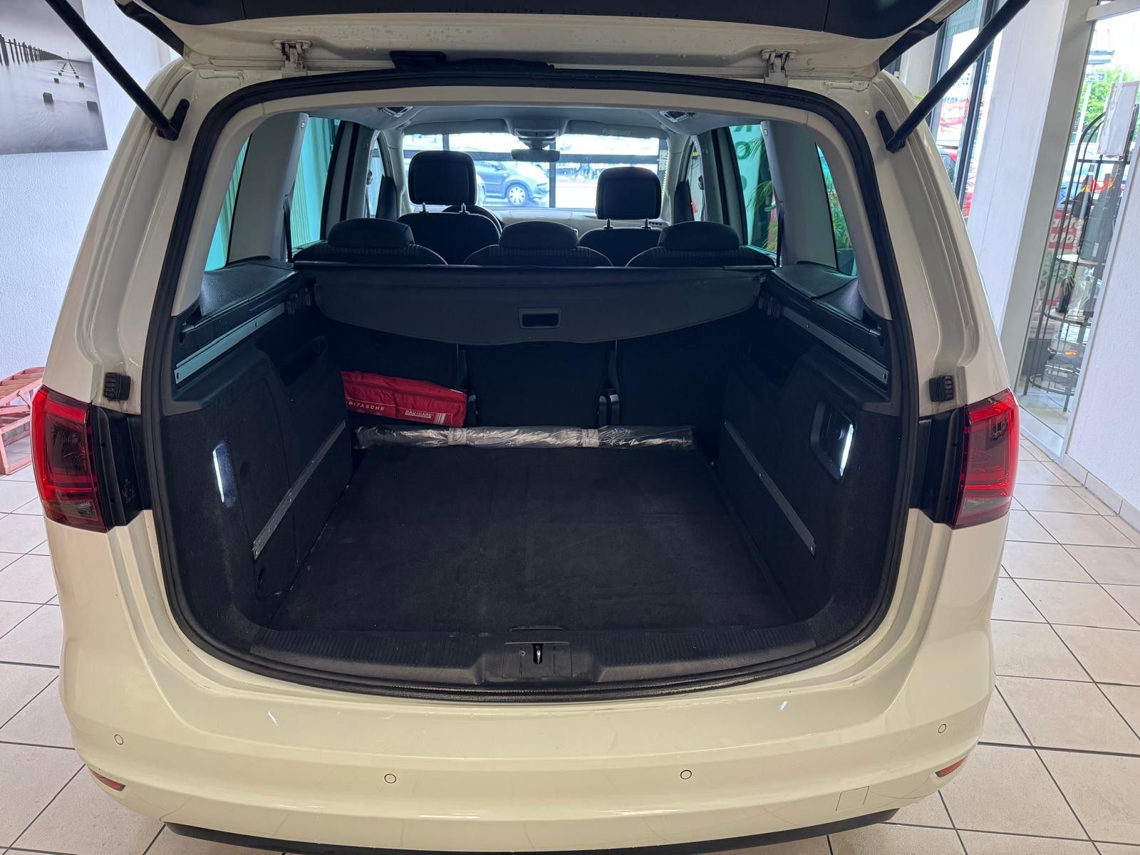 Fahrzeugabbildung SEAT Alhambra Style / 1.Hand/ Scheckheft/ Navi /Klima