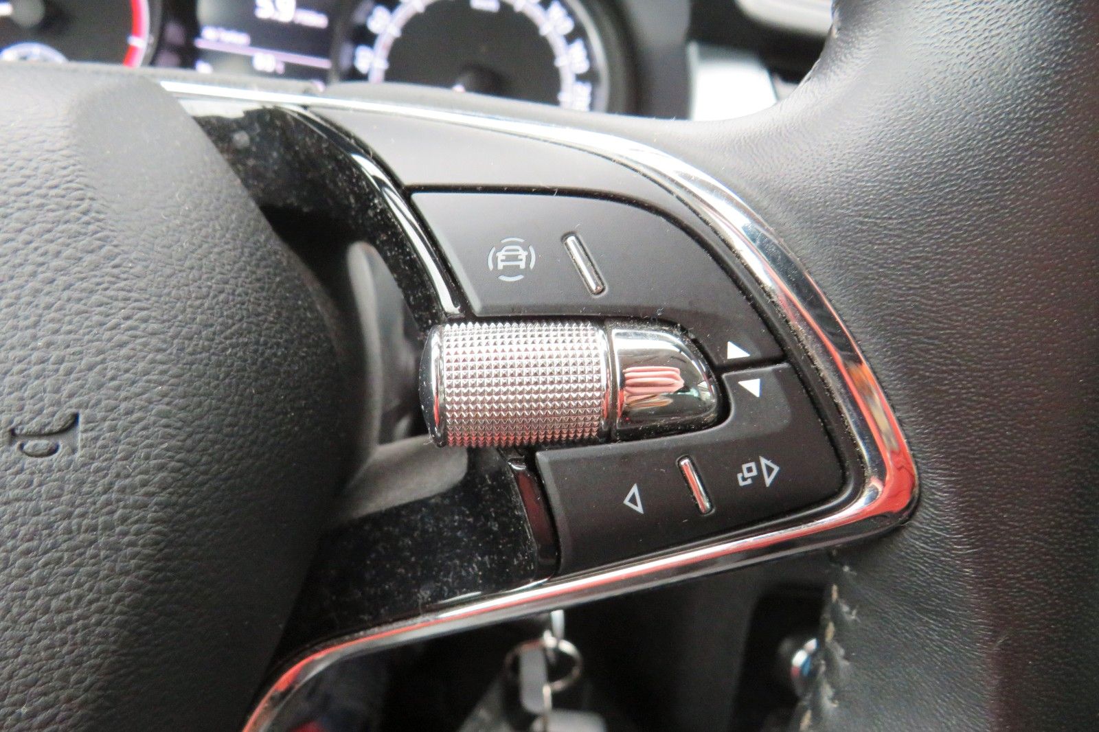 Fahrzeugabbildung SKODA Fabia Combi Ambition AHK SITZH. NAVI PDC 1.HD