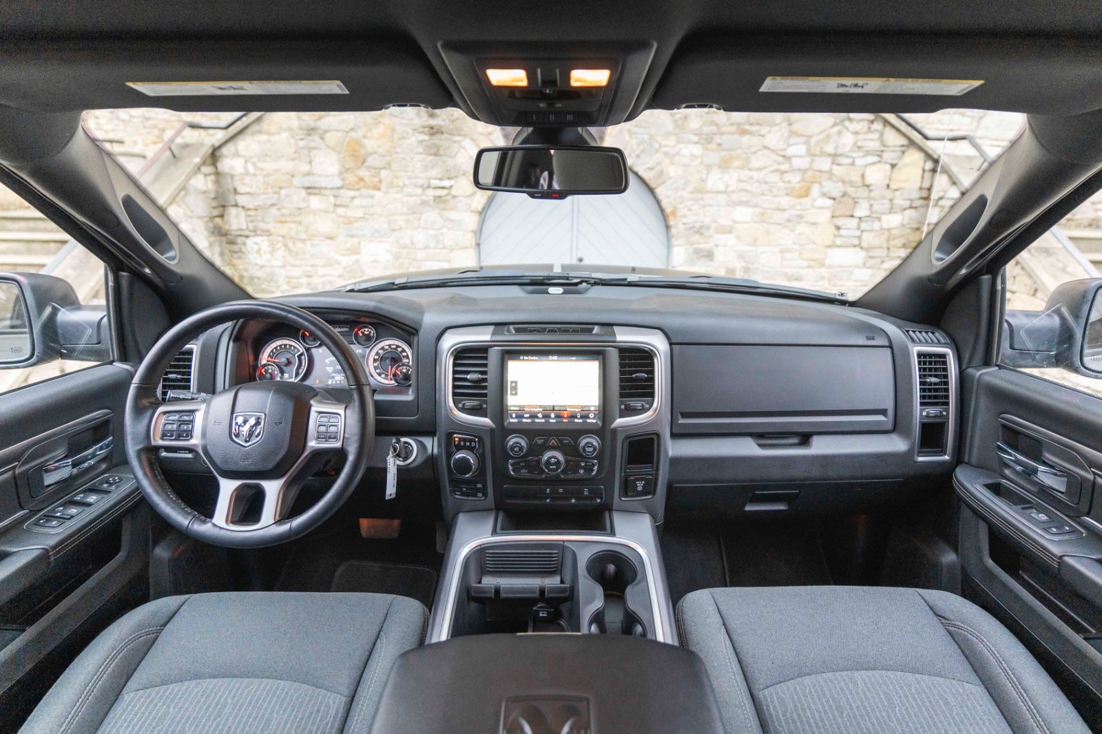 Fahrzeugabbildung Dodge RAM 1500 Classic 5,7L LPG AHK LED NAV KAM ALPINE