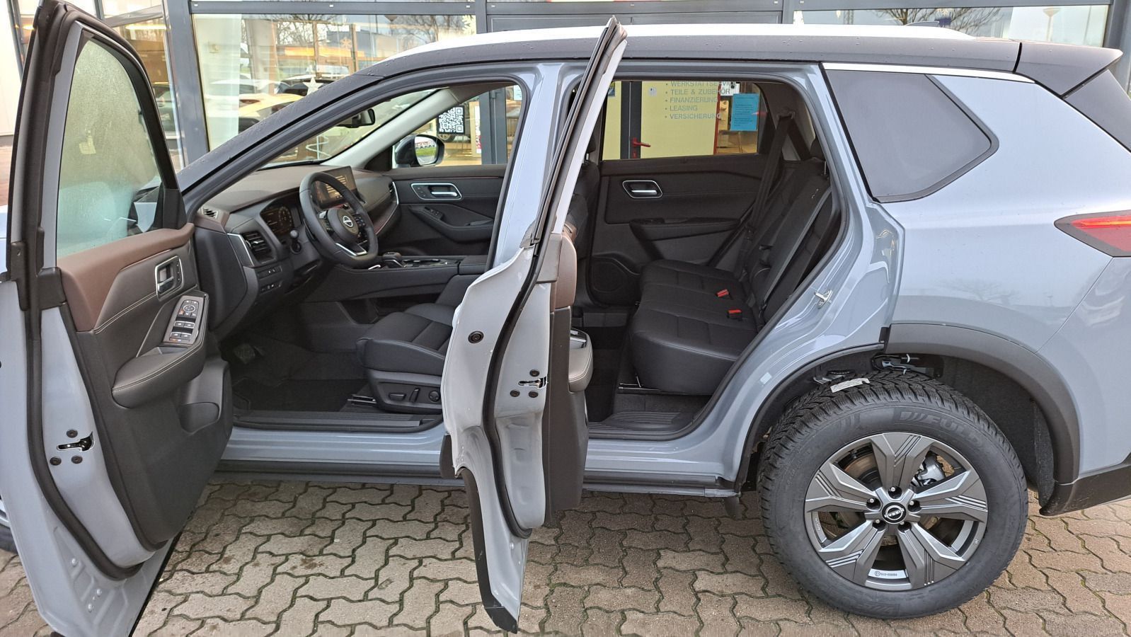 Fahrzeugabbildung Nissan X-TRAIL 1.5 VC-T Xtronic 4x2 TeknaNAVI LED  SHZ