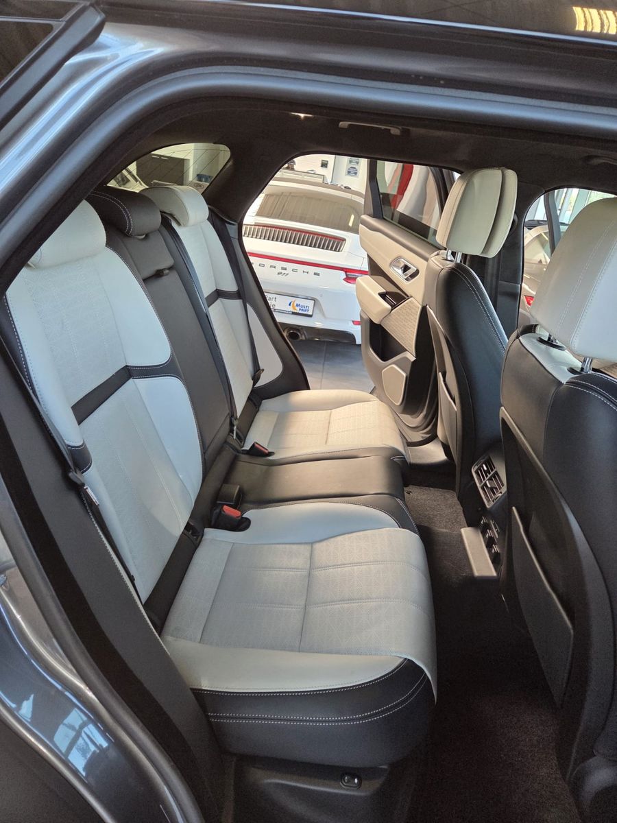 Fahrzeugabbildung Land Rover Range Rover Velar First Edition