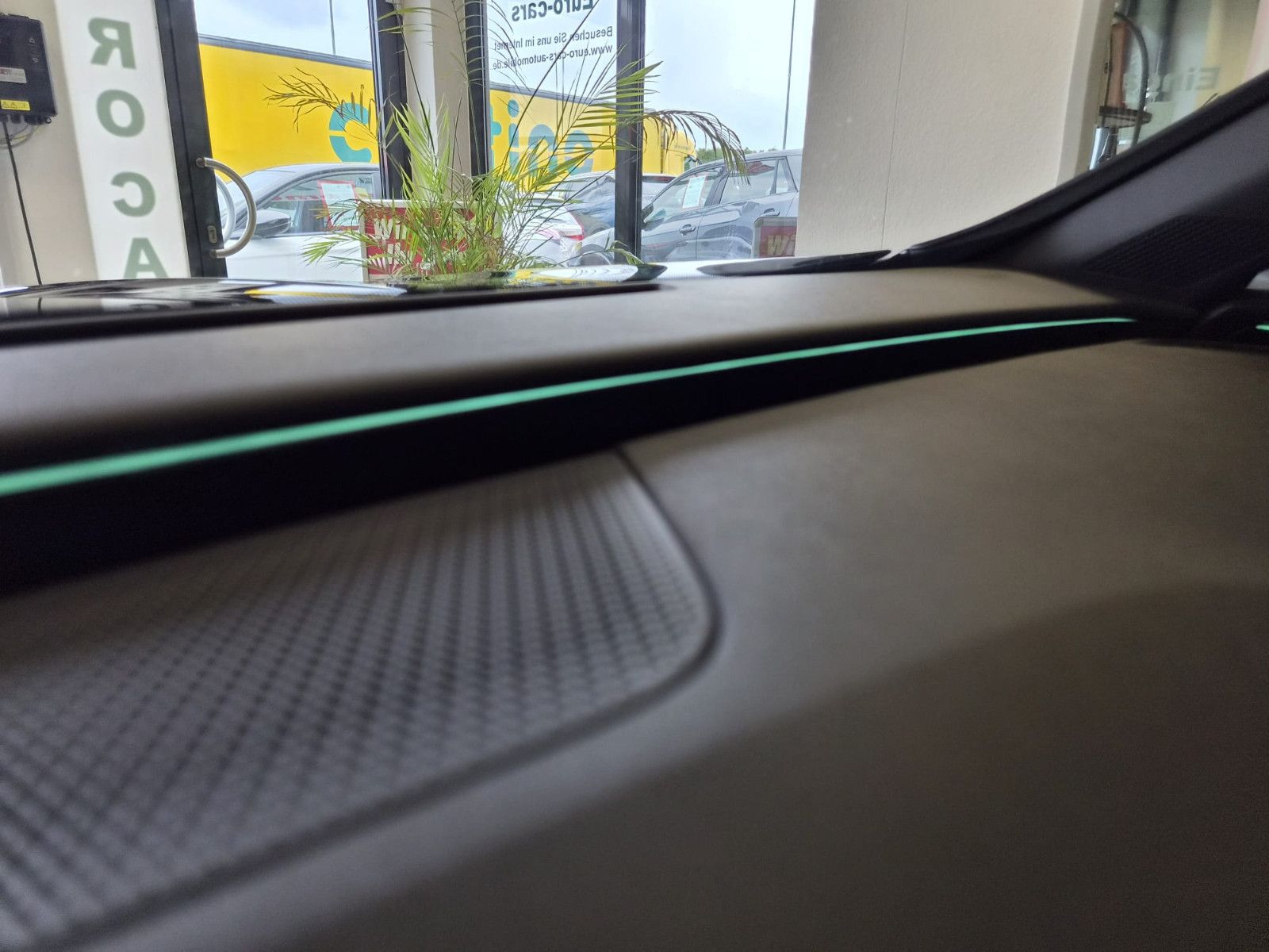 Fahrzeugabbildung CUPRA Formentor VZ e-Hybrid / GEPFLEGT / 1. HAND