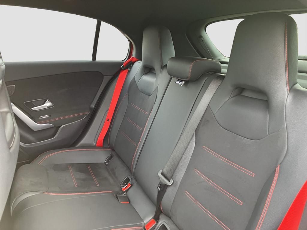 Fahrzeugabbildung Mercedes-Benz AMG A 35 4M Pano-Dach*Apple CarPlay*LED
