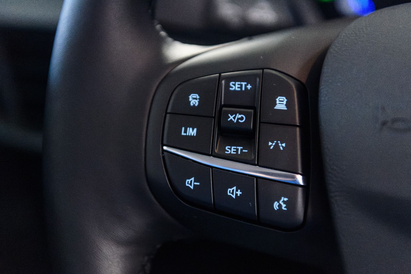 Fahrzeugabbildung Ford Tourneo Courier Active +Navi +ACC +Winter