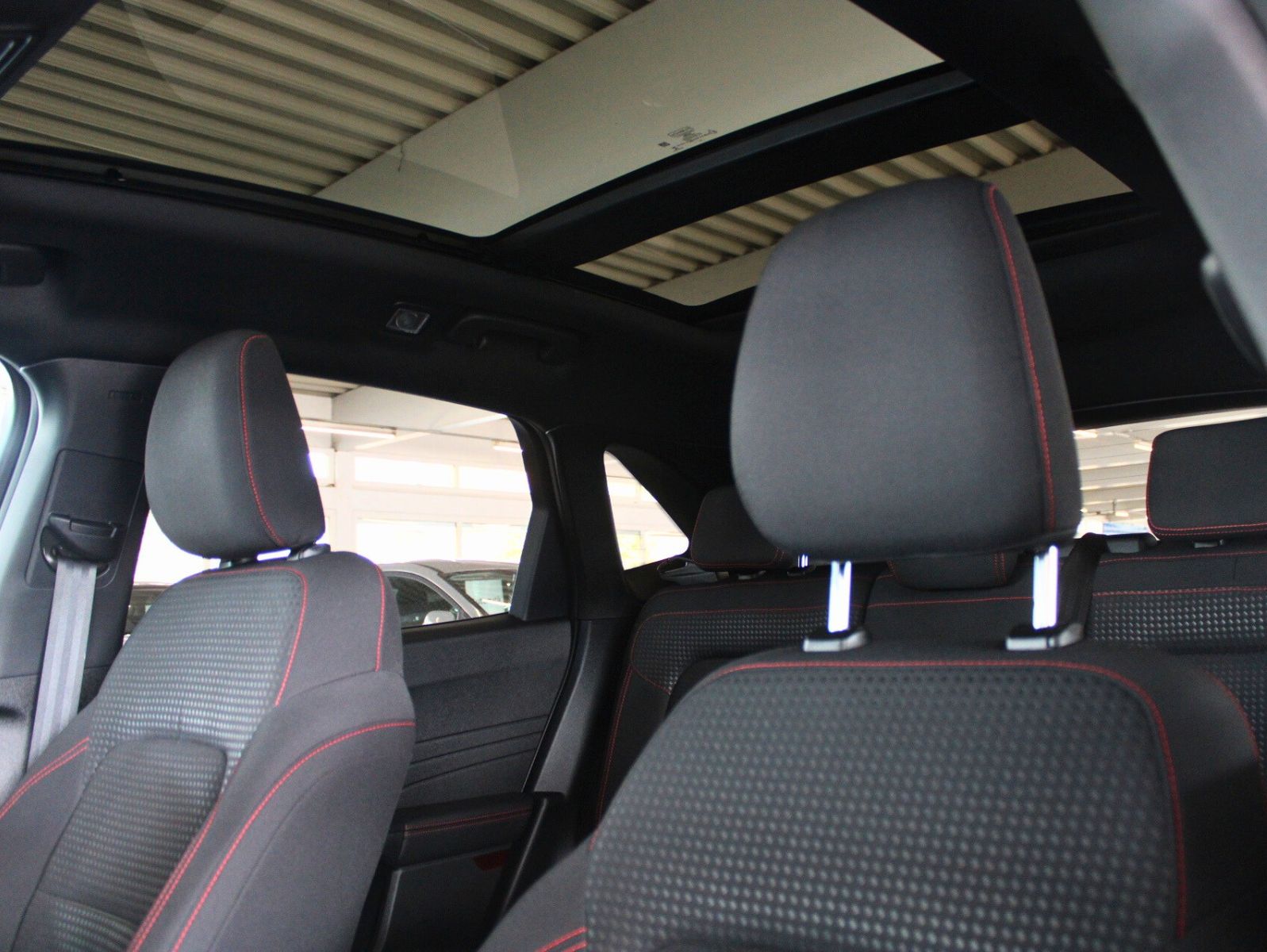 Fahrzeugabbildung Ford Kuga 2.5 PHEV ST-Line Aut. Panodach WinterPaket